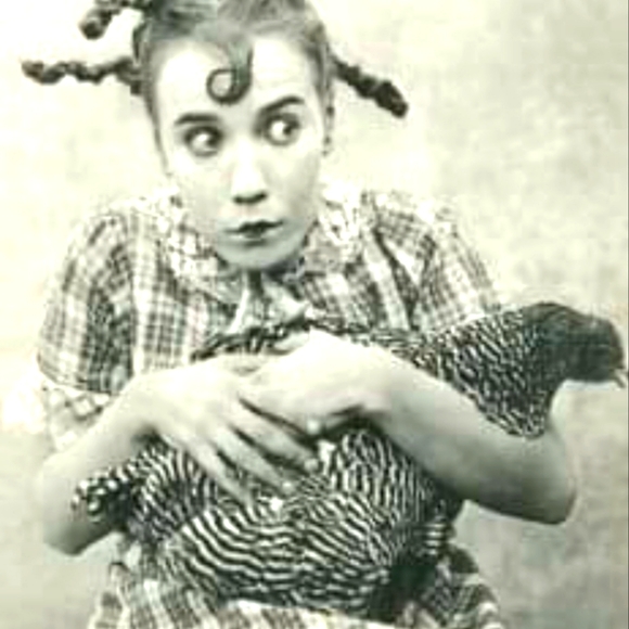 β BETSEY JOHNSON Crystal Floral Choker & Earrings Set - Picture 7 of 7